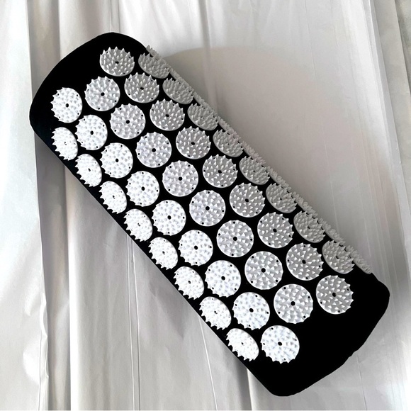 Acupressure Neck Roll by Lastic Power - Picture 1 of 7